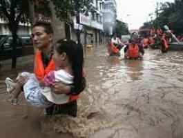 مقتل وفقدان العشرات وتشريد مئات الآلاف جراء فيضانات في الصين