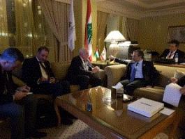 المالكي يطلع نظيره اللبناني على آخر المستجدات