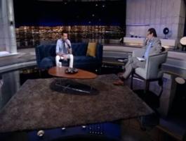 بالفيديو : لحظة إنهيار نجم مصري على الهواء بسبب أمه..!