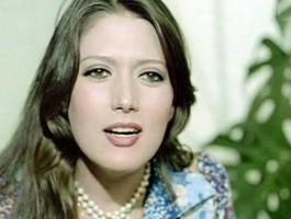بالصورة : ابنة شمس البارودي تشعل الإنترنت بجمالها.. هل تشبه والدتها!