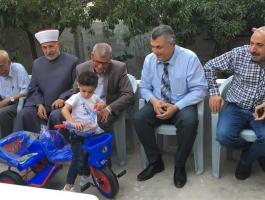 قراقع في زيارة.jpg