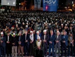 بذكرى فتح القسطنطينية.. آلاف الأتراك يصلّون الفجر في ساحة 