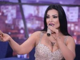 شاهد ظهور “فاضح” لفنانة استعراضية شهيرة يعرّضها لهجوم عنيف!