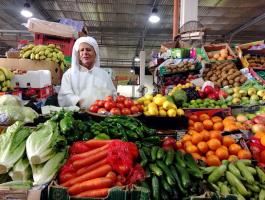 بالفيديو: هنية يُحمل الحكومة مسؤولية ارتفاع أسعار الخضرورات والفواكه بأسواق رام الله
