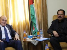 صيدم وشكري يبحثان سبل دعم العملية التعليمية في فلسطين
