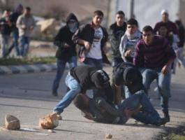 قلقيلية: إصاب شابين برصاص الاحتلال واعتقال آخرين