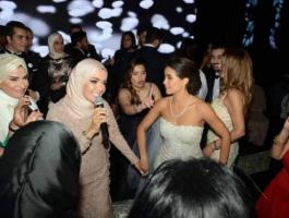 شاهدوا الصور الأولى من حفلة زفاف ابنة منى عبد الغني