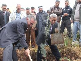 زراعة قلقيلية تحيي يوم الأرض بزراعة الأشجار المثمرة.jpg