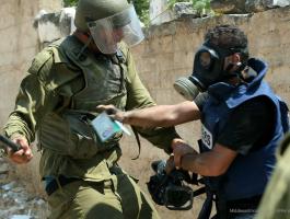 اتحاد الصحفيين الأجانب يندد بتفتيش شرطة الاحتلال لصحفية فلسطينية.jpg