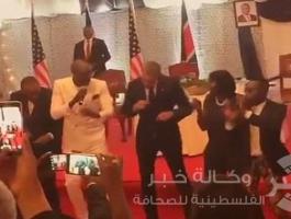 أوباما يرقص 