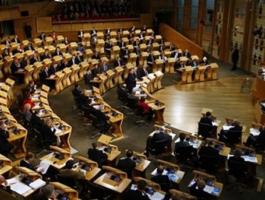 برلمان اسكتلندا يدعم استفتاء جديداً للانفصال عن بريطانيا.jpg