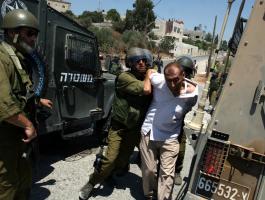 اعتقال شاب على حاجز عسكري شمال القدس.jpg