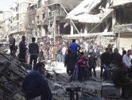 قصف مخيم اليرموك بقنابل عنقودية وصواريخ حارقة