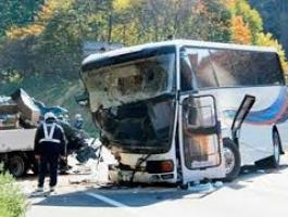 17 قتيلا في حادث حافلة تنقل مهاجرين شرق تركيا.jpg