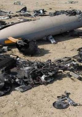 سقوط طائرة استطلاع للتحالف العربي قرب مطار عدن