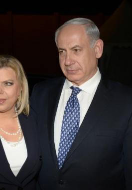 Prime-Minister-Netanyahu-and-his-wife-took-off-to-London-to-attend-the-funeral-of-former-British-Prime-Minister-Thatcher