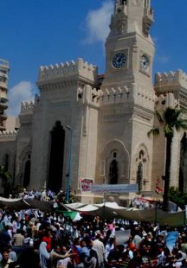 مصر.. الحكم بالسجن 3 سنوات على 55 متهماً