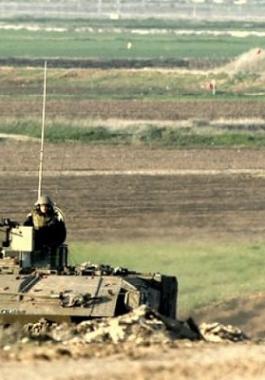 الآليات الإسرائيلية تتوغل بشكل محدود شمال بلدة بيت لاهيا