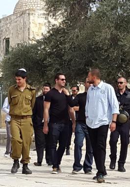 18 مستوطناً يجددون اقتحامهم للأقصى