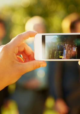 BATTERY-PHONES-WEDDING