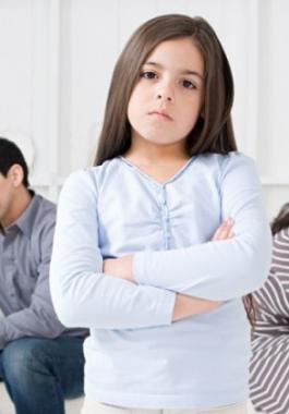 o-PARENTS-FIGHTING-KID-facebook-980x490