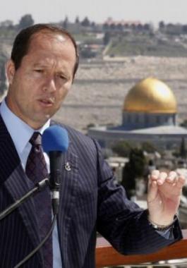 رئيس بلدية الاحتلال بالقدس.jpg