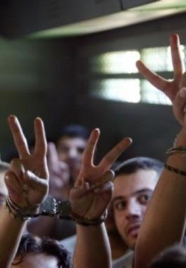 تقرير يوثق انتهاكات الاحتلال بحق الأسرى الفلسطينيين