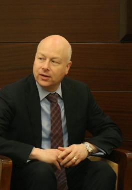 غرينبلات يُعقب على تصريحات اشتية بشأن صفقة القرن