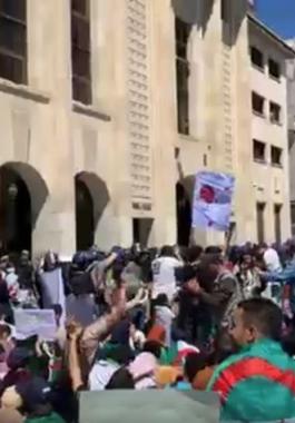 مسيرة طلابية في الجزائر