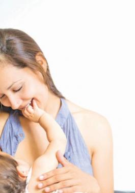 شاهدى: كيف تزيدين حليبك؟