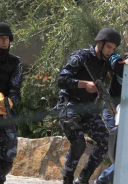قناة عبرية: الشرطة الفلسطينية اعتقلت اثنين من علماء الآثار 