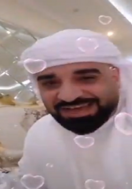 شاهدوا: افخاي ادرعي ينشر فيديو لإماراتيين يحتفلان بهدية وصلتهما من إسرائيل وسط موجة تعليقات غاضبة