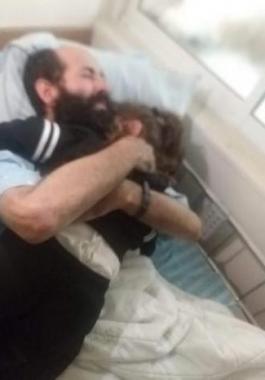 الاخرس وطفلته