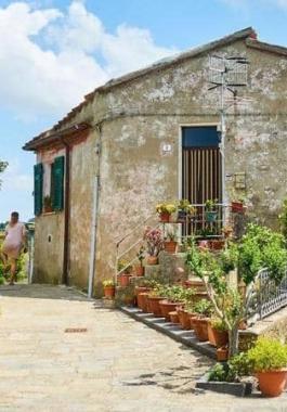 عمرك 40 عاما أو أقل.. تعال إلى القرية وخذ 40 ألف استرليني