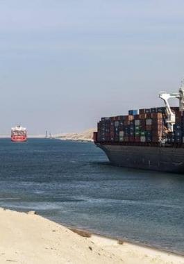 مصر: إيرادات قناة السويس تلامس نصف مليار دولار في شهر