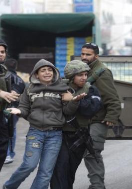 أسرى قاصرين.