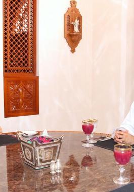 الرجوب يلتقي وزير الخارجية العُماني