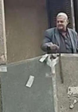 شاهدوا: صاحب فيديو إلقاء أموال على المواطنين في الشارع يكشف سبب فعلته بمصر