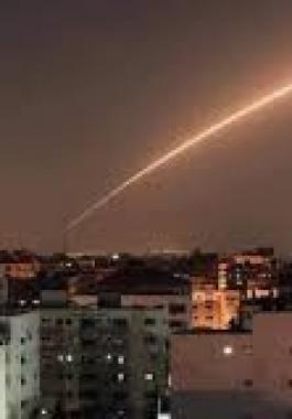 الاحتلال يزعم: صاروخ أطلق من الأراضي الصورية وانفجر فوق البحر