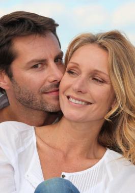 أشياء يخفيها الرجل عن زوجته ولا يبوح بها!