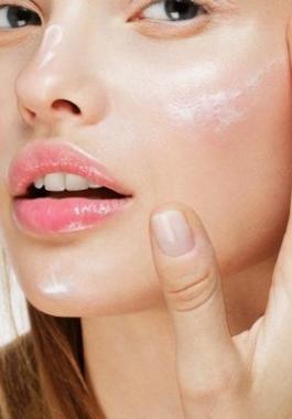 كيف تعتني ببشرتك بعد التعافى من المرض