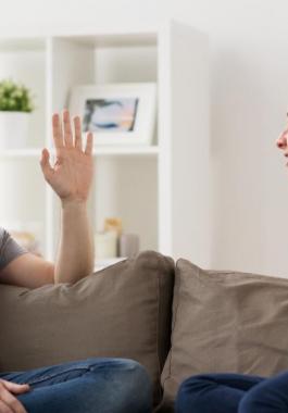 أسباب عدم احترام الزوجة لزوجها؟