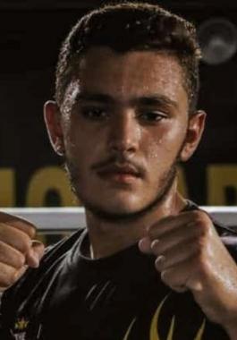 لاعب لبناني.