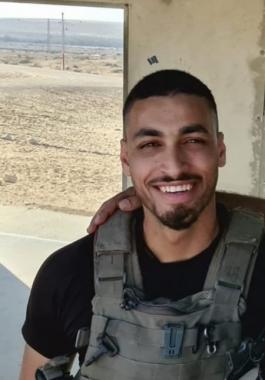 الجندي المصاب.jfif
