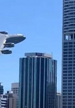 بالفيديو: طائرة حربية تعيد ذكريات 11 سبتمبر