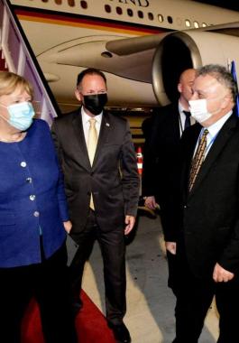 مستشارة ألمانية.