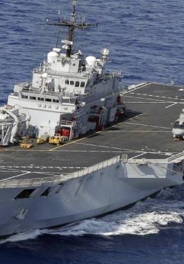 حاملة طائرات مروحية أمريكية رست أمس في إسرائيل.jpeg