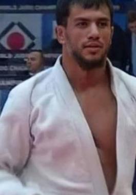 بطل منتخب الجزائر للجودو فتحي نورين