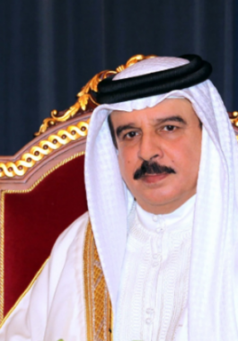 العاهل البحريني يتسلم أوراق اعتماد أول سفير 