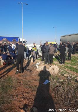 شاهد.. وفاة 7 فلسطينيين في حادث سير مروع قرب أريحا